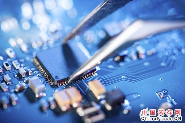 新型集成光子回路制备技术 将计算机通信运行提速100倍